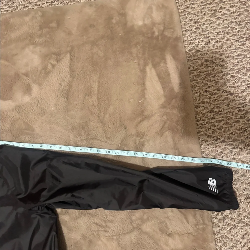New Balance Black Utility Jacket with Hood and Water-Resistant Fabric - Picture 12 of 14